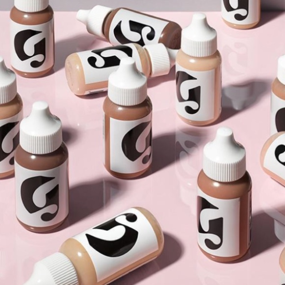 BNIB Glossier Skin Tint-Medium